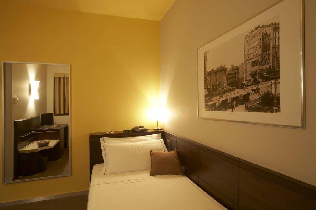 Hotel Montini Linate Airport Peschiera Borromeo Bilik gambar