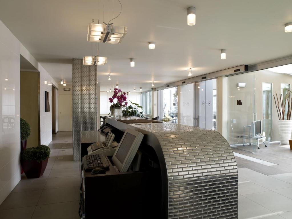 Hotel Montini Linate Airport Peschiera Borromeo Dalaman gambar